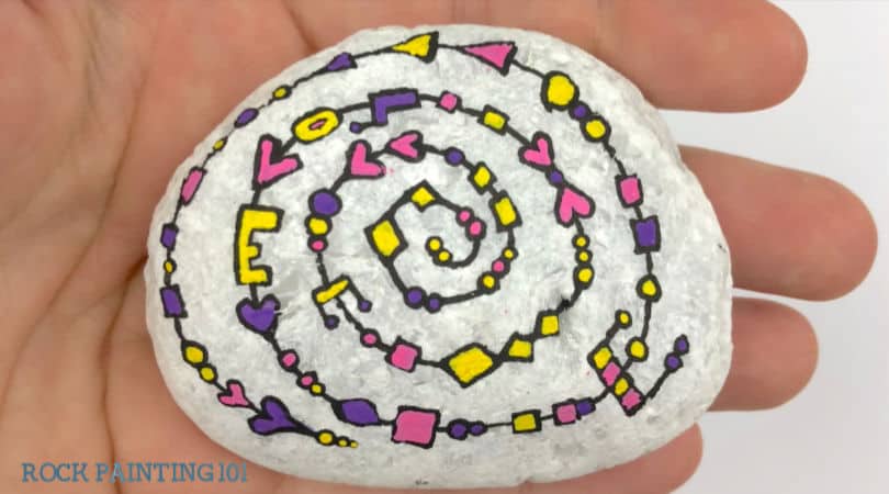 How to draw a spiral zendangle pattern on a rock