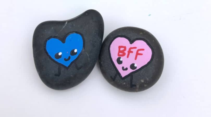 How to draw smiling hearts to make fun painted rocks